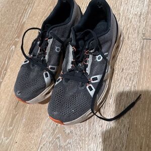 On cloud surfer women’s 9